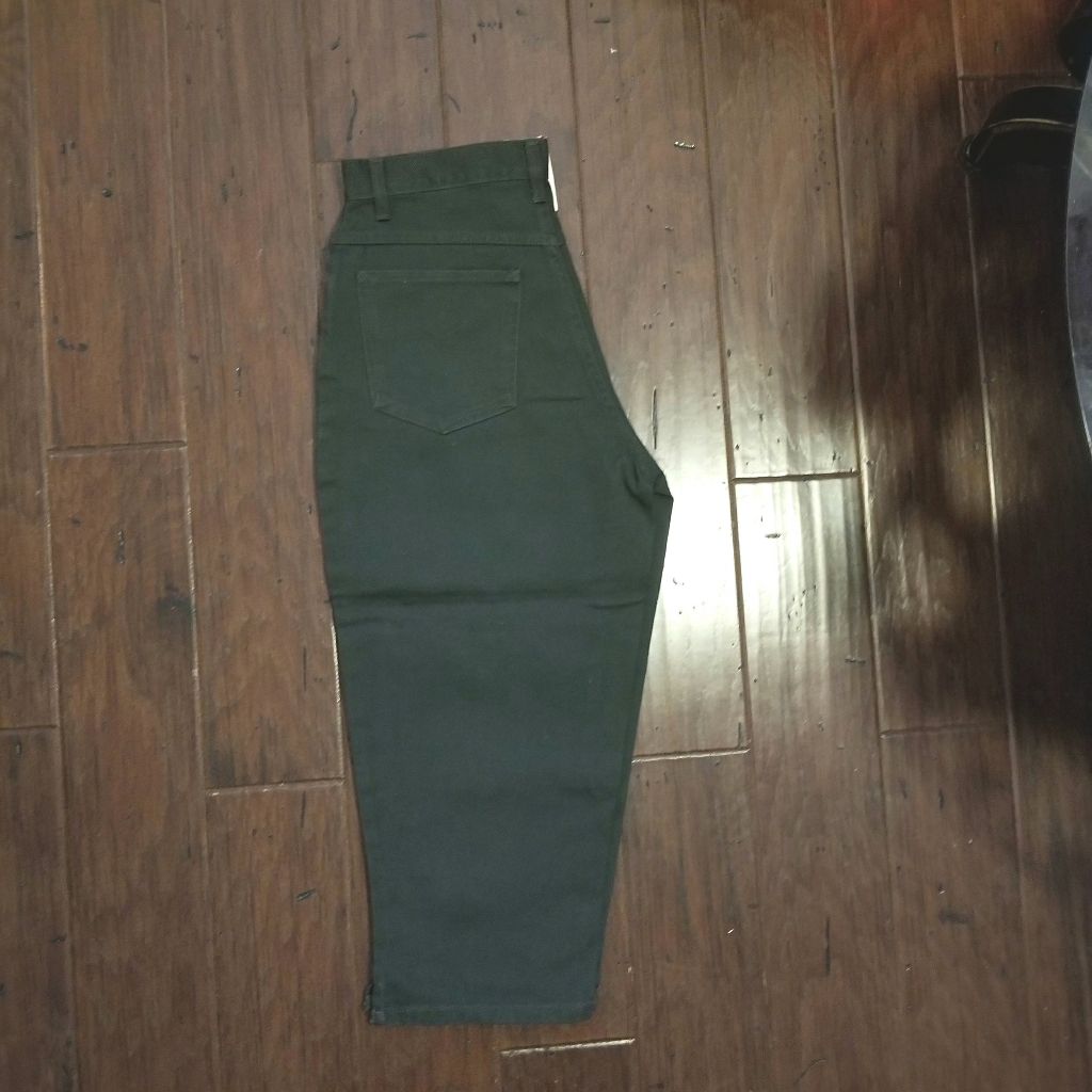Halston Capri